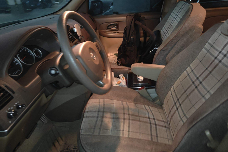 别克GL8 2014款 2.4L 经典版局部细节19