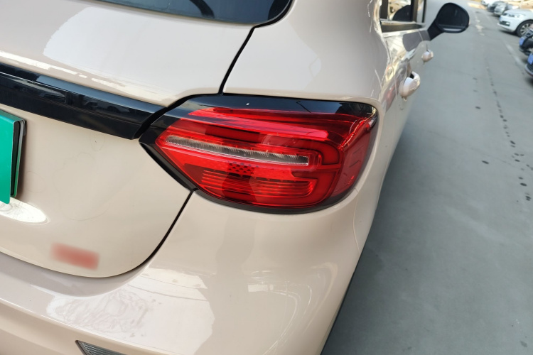 零跑汽车 零跑T03 2023款 403智享版车身外观9