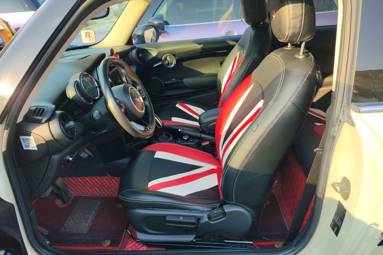 MINI 2018款 1.5T ONE PLUS中控内饰19