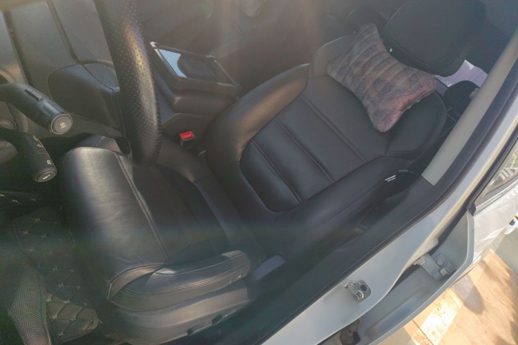 名爵 锐腾 2015款 2.0TGI TST豪华版中控内饰19