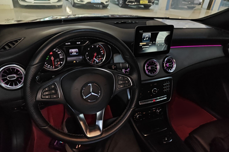 奔驰CLA 2017款 改款 CLA 200 动感型中控内饰12