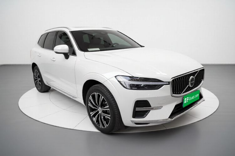 沃尔沃XC60 2022款 B5 四驱智逸豪华版车身外观3