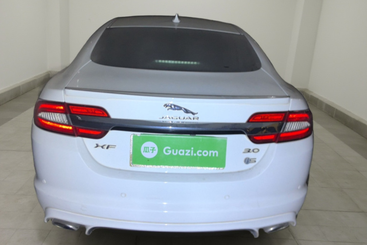 捷豹XF 2015款 XF 3.0 SC R-Sport 豪华版车身外观6