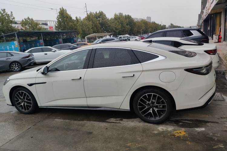 比亚迪 海豹07 DM-i 2025款 智驾版 DM-i 1.5L 125km 尊贵型车身外观6003