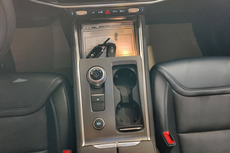 福特 探险者 2025款 2.3T EcoBoost 四驱穿越版 5座局部细节18
