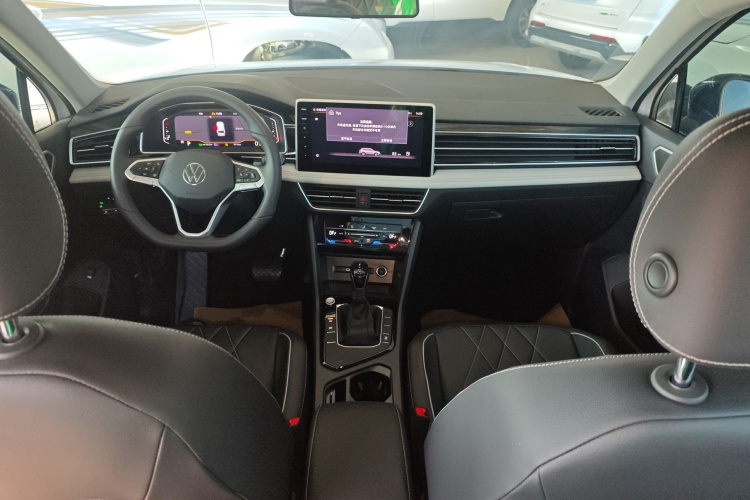 大众 途观L 2024款 300TSI 自动两驱智享版中控内饰12