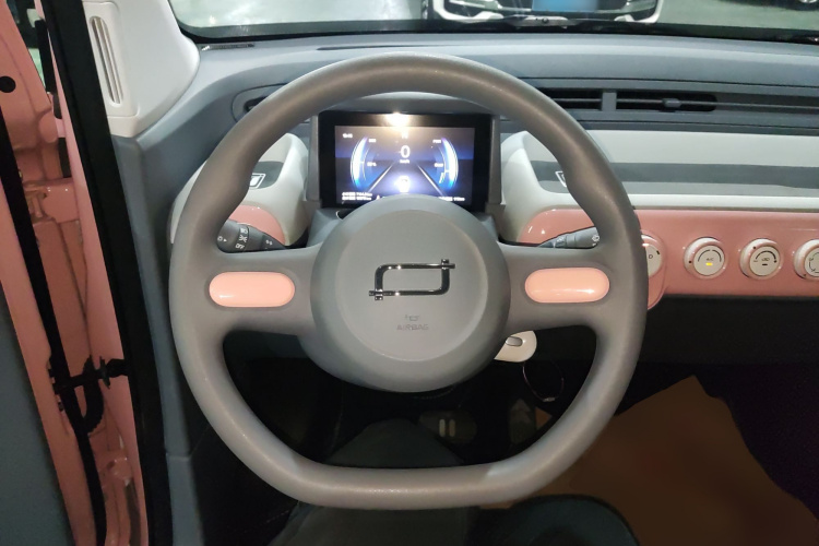 奔腾小马 2025款 222km 闪电马中控内饰13