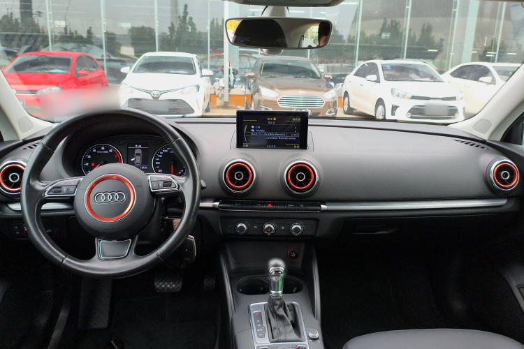 奥迪A3 2015款 Sportback 35 TFSI 百万纪念智领型中控内饰12