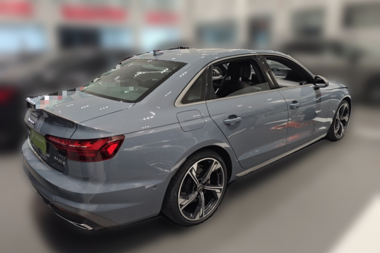 奥迪A4L 2022款 40 TFSI quattro RS套件燃速型车身外观7
