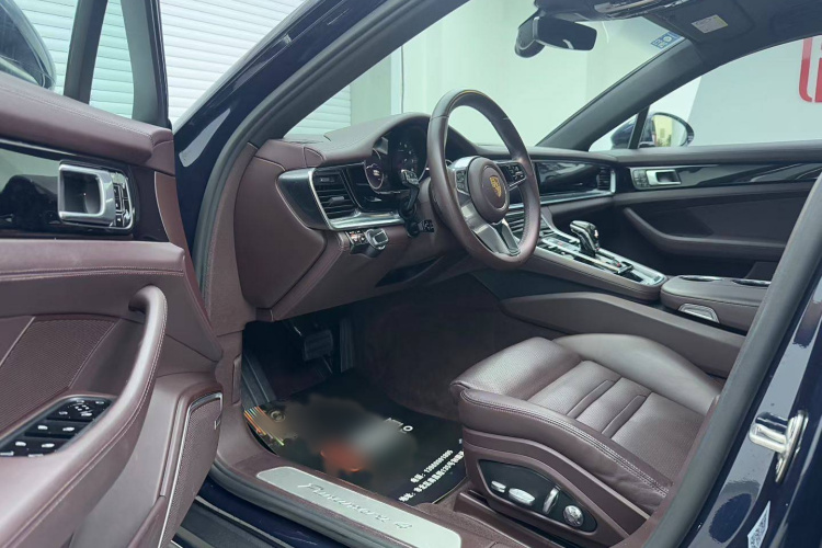 保时捷 2017款 Panamera 4 行政加长版 3.0T中控内饰7002