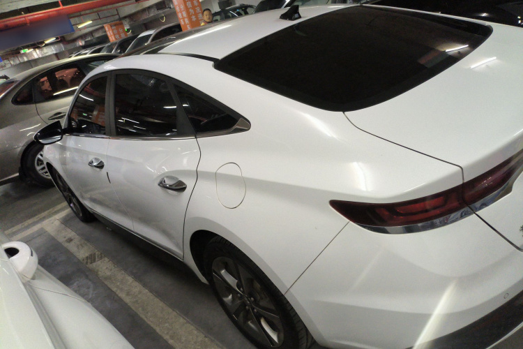 现代 菲斯塔 2019款 240TGDi 运动版 国VI车身外观4