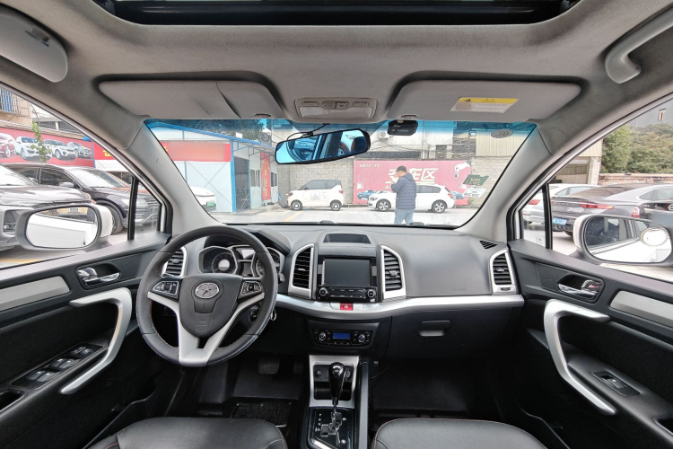 江汽集团 瑞风S3 2016款 1.5L CVT豪华智能型中控内饰7001