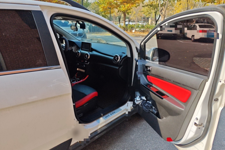 北汽新能源EX 2018款 EX360 新尚版局部细节9005