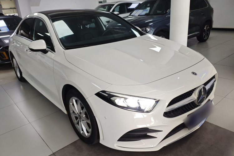 奔驰A级 2022款 改款 A 200 L 运动轿车动感型车身外观6002