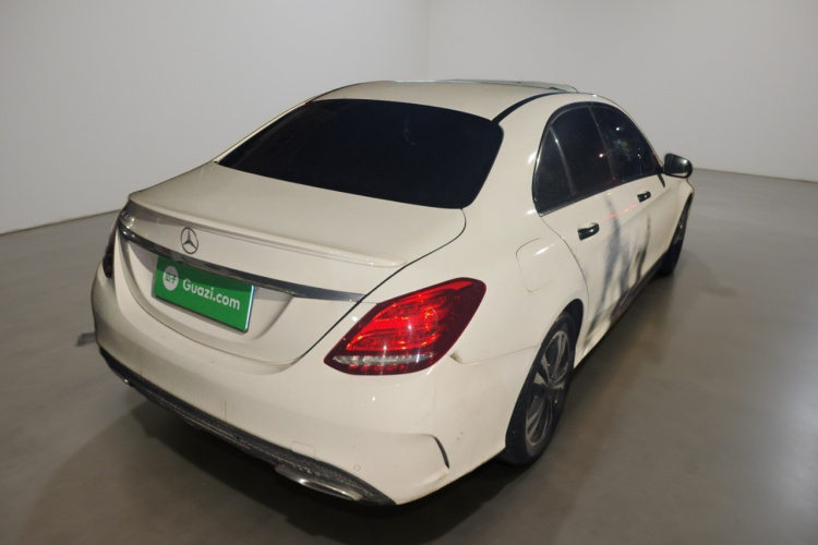 奔驰C级 2017款 改款 C 200 运动版车身外观7