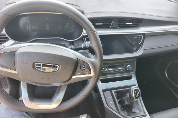 吉利汽车 帝豪 2019款 领军版 1.5L 手动向上亚运版 国VI中控内饰7002
