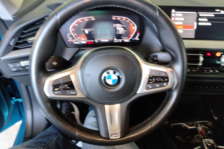 宝马2系(进口) 2023款 225i 四门轿跑车 M运动套装中控内饰13