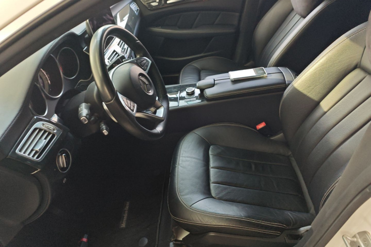 奔驰CLS 2016款 CLS 260 逸彩版中控内饰19