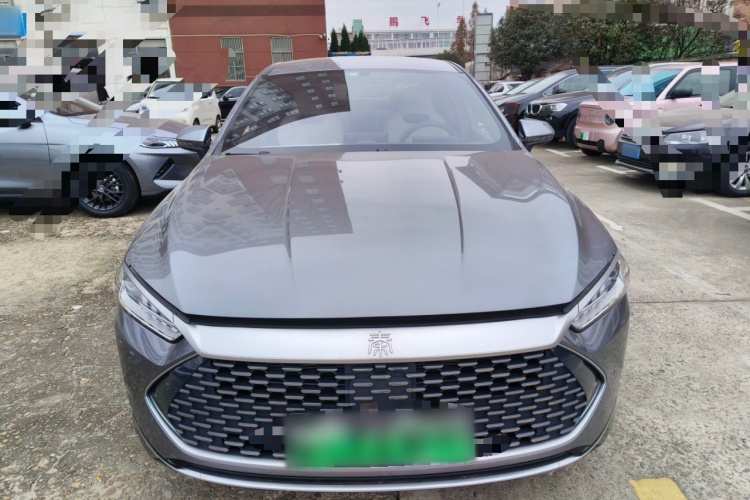 比亚迪 秦PLUS 2024款 荣耀版 DM-i 55KM领先型车身外观6001