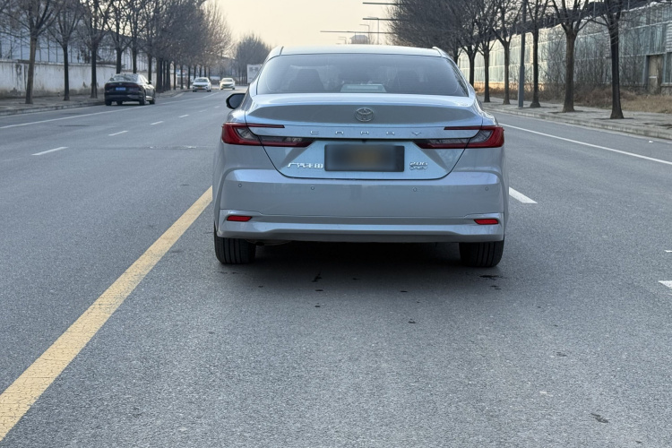 丰田 凯美瑞 2024款  双擎 2.0HG 尊贵版车身外观6008