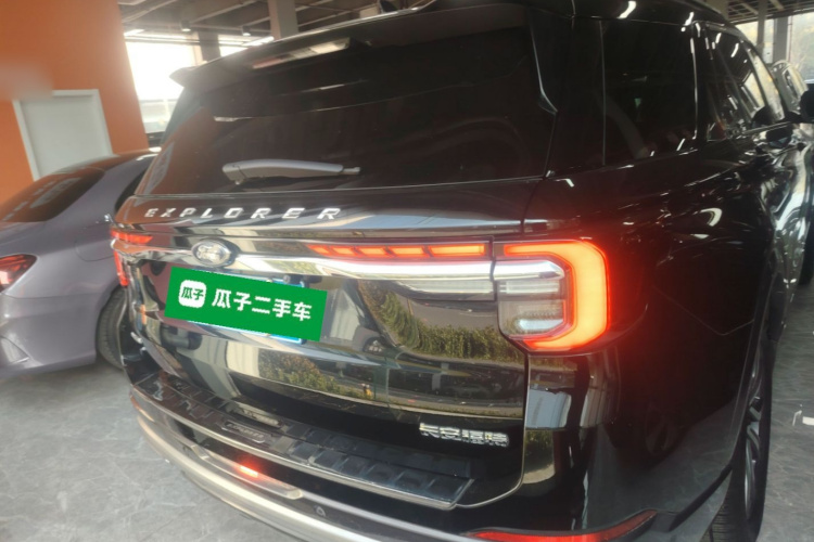 福特 探险者 2023款 EcoBoost 285 四驱钛金版 7座车身外观6004