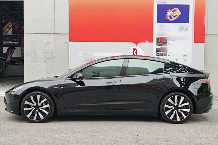 特斯拉 Model 3 2023款 长续航全轮驱动版车身外观6005