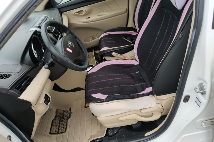 丰田 威驰 2014款 1.3L 自动型尚版中控内饰19