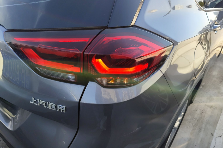 雪佛兰 沃兰多 2018款 530T 自动劲享版（5+2款） 国V车身外观6006