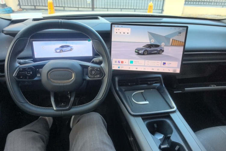 领克07 2024款 EM-P 126长续航 Ultra中控内饰7003