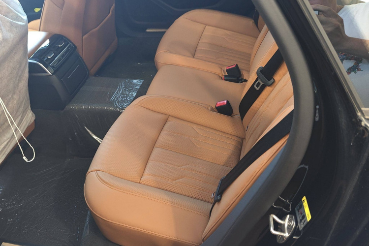 奥迪A8 2025款 A8L 45 TFSI quattro 豪华型中控内饰7002