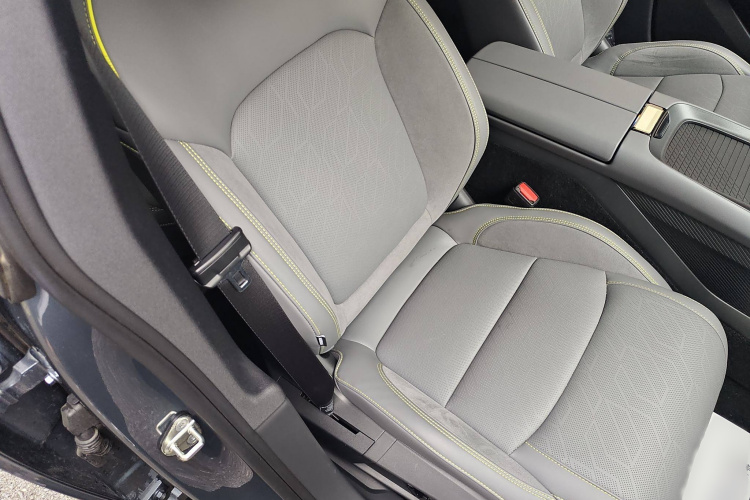 领克08 EM-P 2025款 220km 四驱性能Halo局部细节41