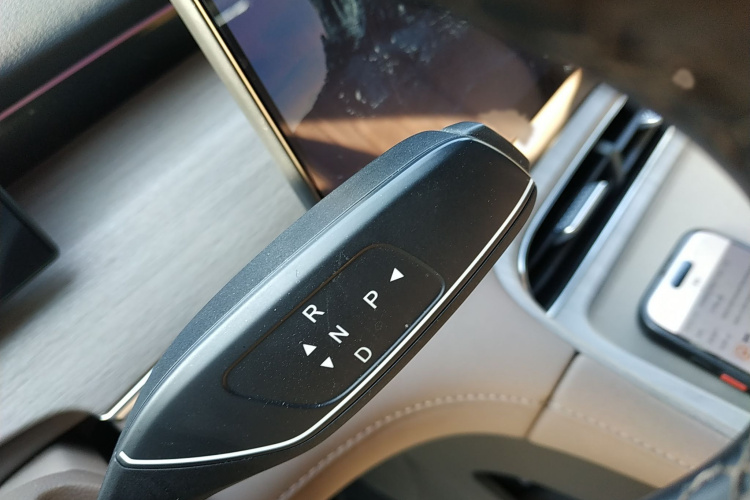 奇瑞 瑞虎8 PLUS C-DM 2025款 1.5T 116km 尊贵型 5座局部细节18