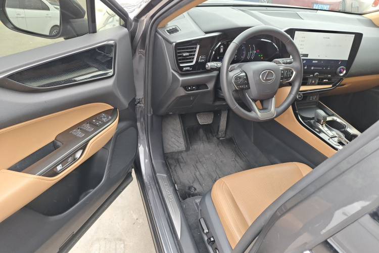 雷克萨斯NX 2023款 260 前驱 创游特别版中控内饰20