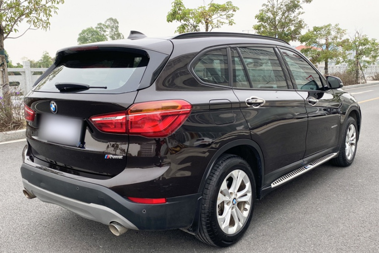 宝马X1 2016款 sDrive18Li 尊享型车身外观6010