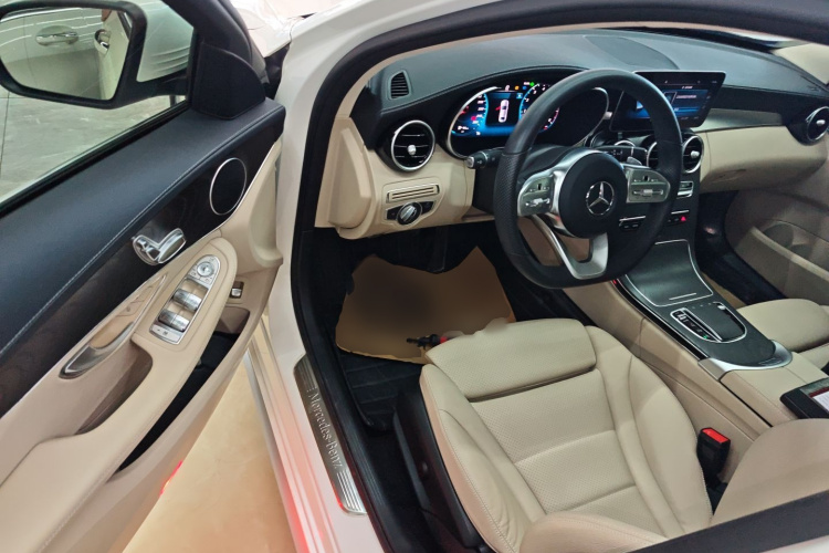 奔驰C级 2020款 C 200 L 时尚型运动版中控内饰20