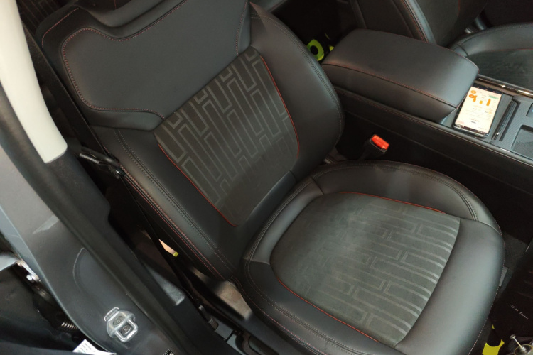 福特 蒙迪欧 2023款 EcoBoost 180 豪华型局部细节41