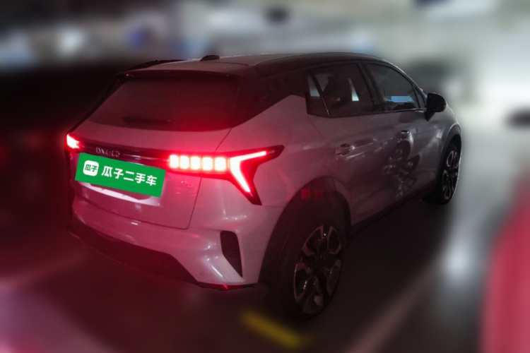 领克06 2023款 Remix 1.5T Shero车身外观7