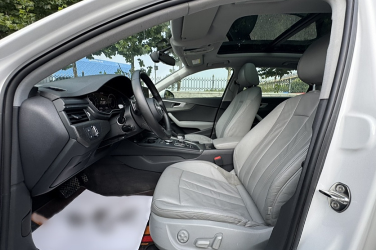 奥迪A4L 2017款 40 TFSI 风尚型中控内饰7002