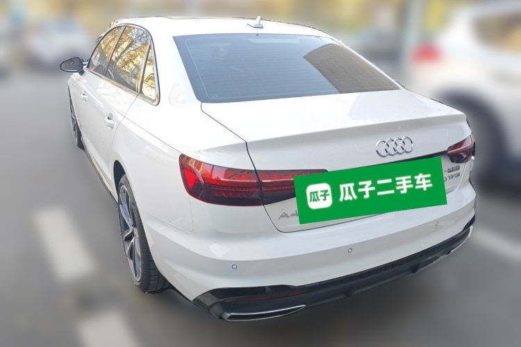 奥迪A4L 2024款 40 TFSI 豪华动感型车身外观5