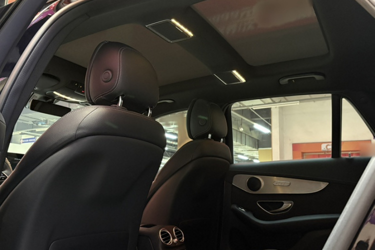 奔驰GLC 2022款 改款三 GLC 260 L 4MATIC 动感型中控内饰7004