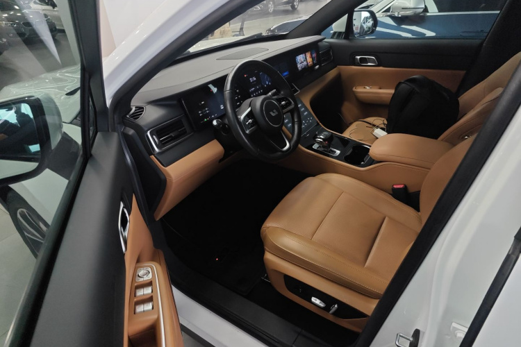 理想汽车 理想ONE 2021款 增程6座版中控内饰20