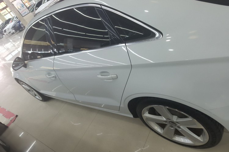 奥迪A3 2018款 30周年年型 Limousine 35 TFSI 风尚型车身外观4