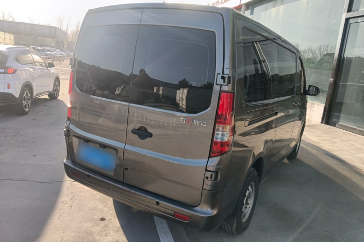 长安凯程 长安睿行M60 2023款 1.5L GDI舒适型客车6/7座车身外观7