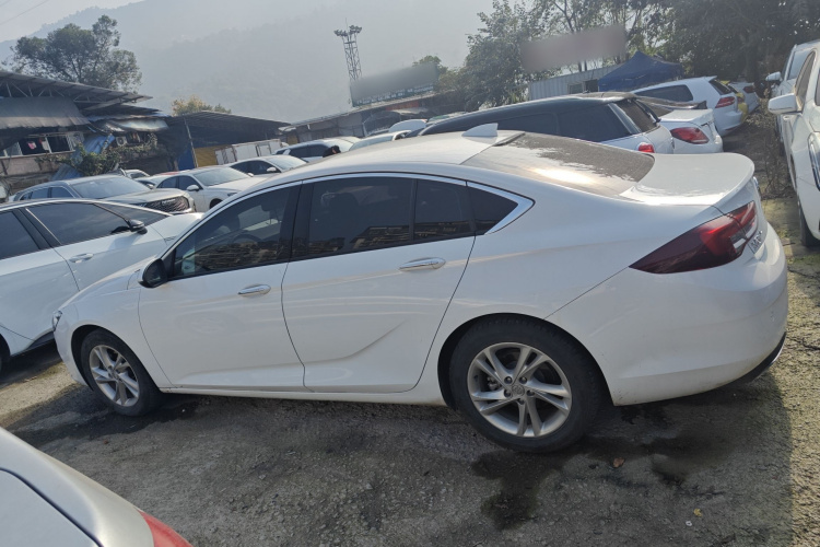 别克 君威 2022款 552T 智享型车身外观4