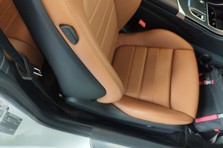 奔驰C级(进口) 2019款 C 260 轿跑车局部细节41