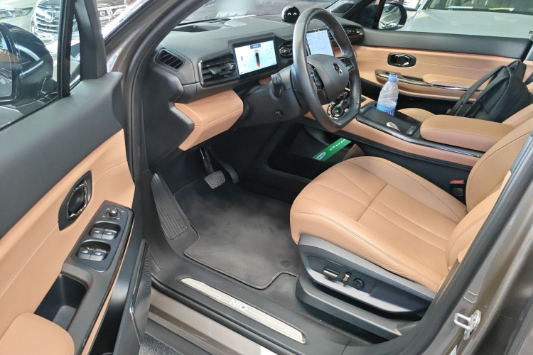 蔚来ES8 2020款 580KM 七座版中控内饰20