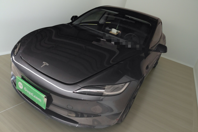 特斯拉 Model 3 2025款 后轮驱动版车身外观1