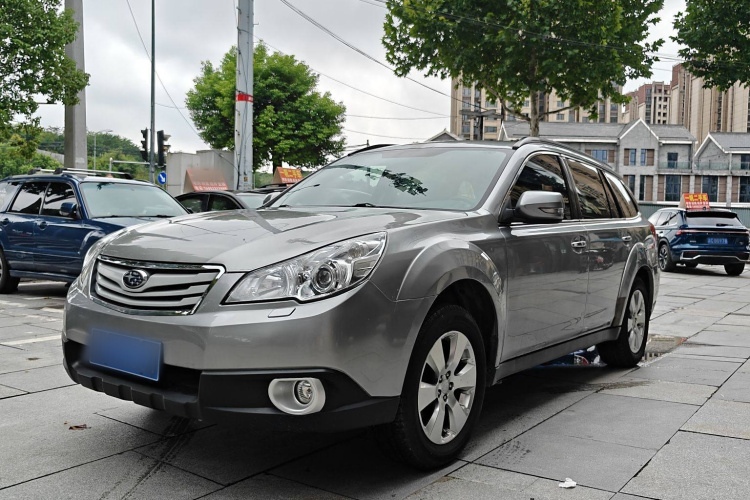 斯巴鲁 傲虎 2010款 2.5i豪华版车身外观1