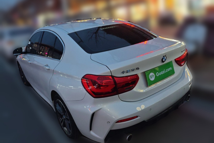 宝马1系 2021款 改款 120i M运动版车身外观5