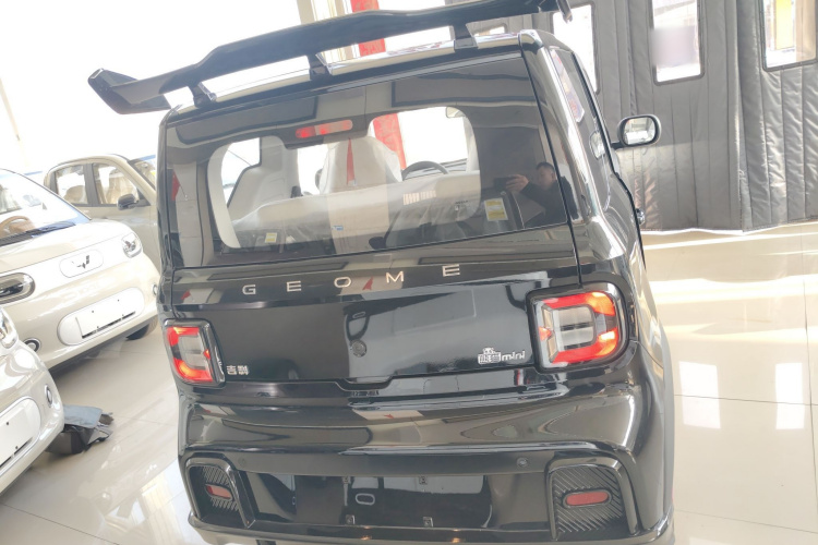 吉利银河 2025款 210km 熊猫卡丁车身外观6